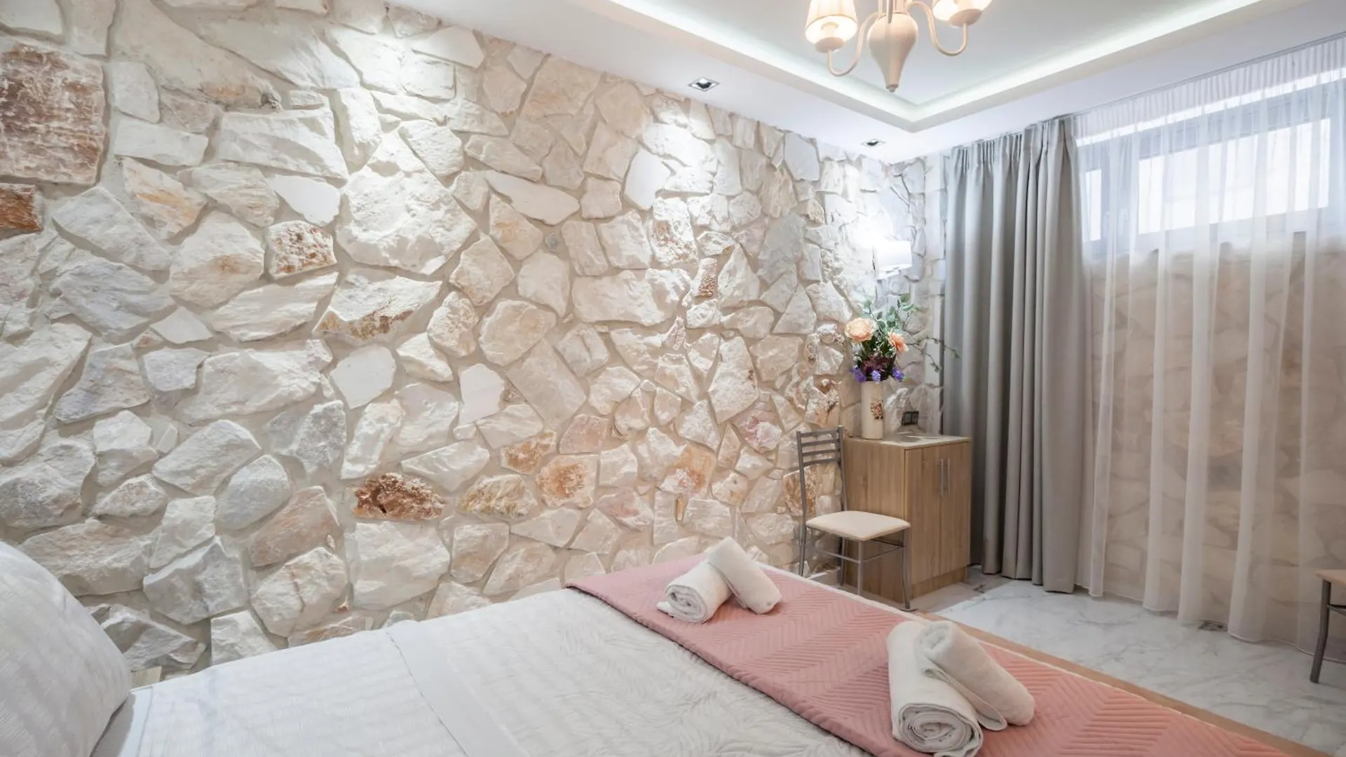 Villa Marietta Hanioti 0*,